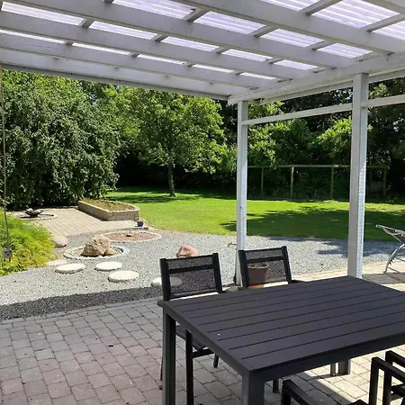 Spacious Country Near Forest And Border Feriehus *